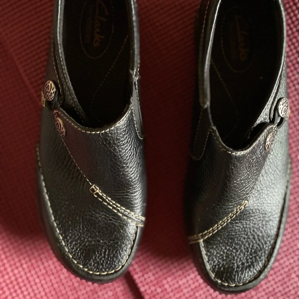 Clark’s Black Leather Ashland Lane Women's Loafers